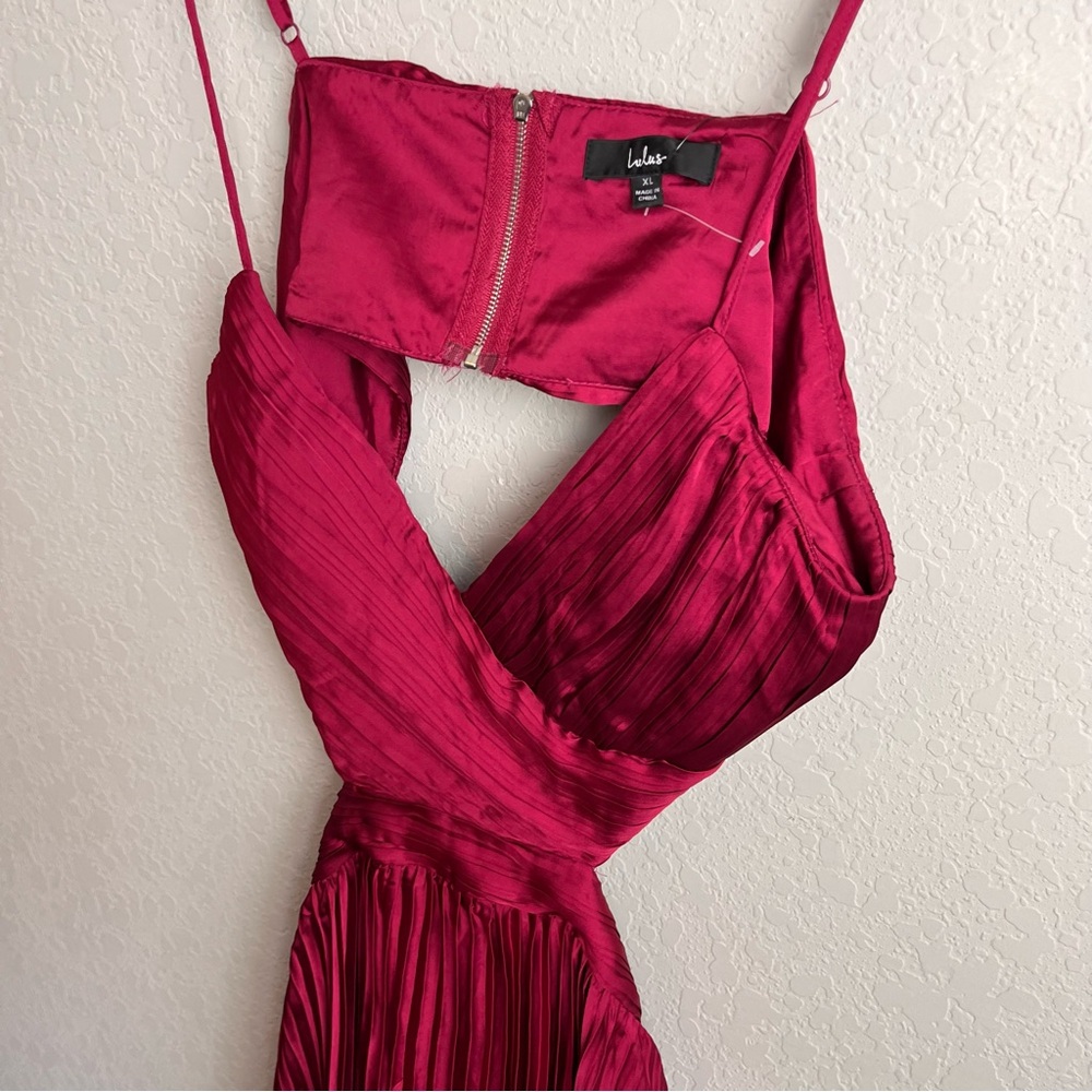 NEW Lulus Got The Glam Wine Red Maxi Dress XL Gown Satin Pleated Cutout Maxi - Picture 6 of 12